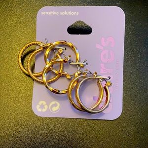 new CLAIRES golden hoops ✨